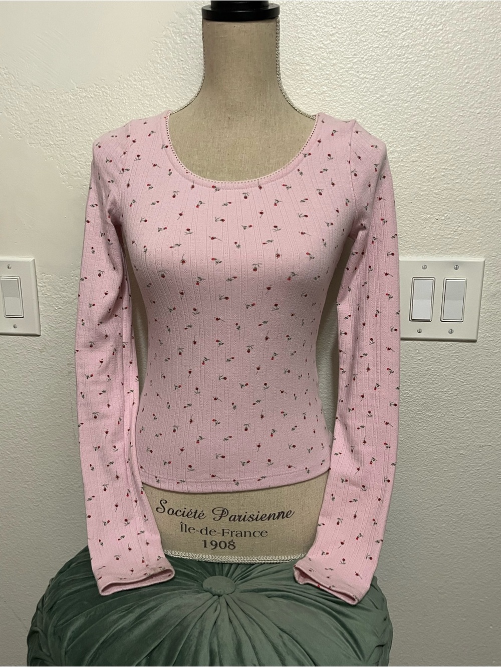 SO Pink Ribbed Long-Sleeve Scoop Neck Top with Floral Dot Print